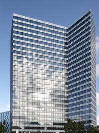 Klimaglas in kantoorpand gevel